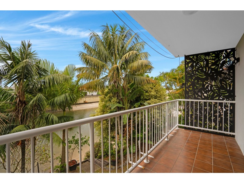 1/1 Orvieto Avenue, Mermaid Waters QLD 4218
