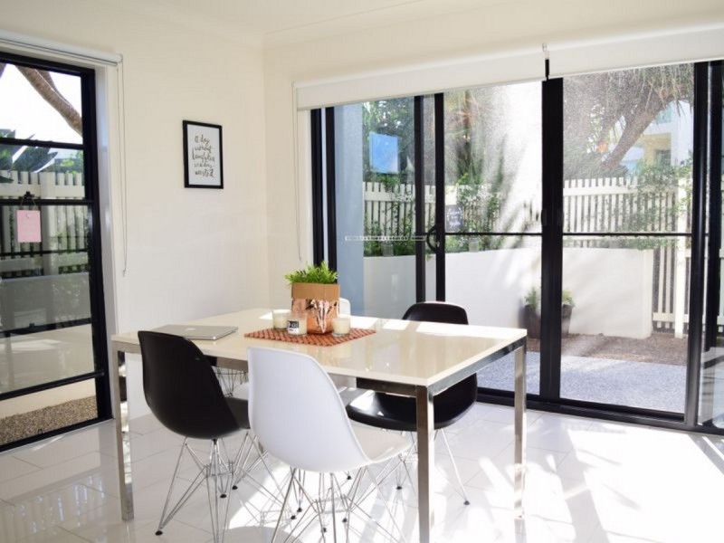 15 Peninsula Drive, Robina QLD 4226