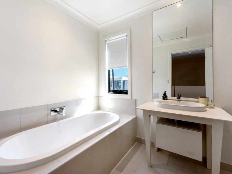 15 Peninsula Drive, Robina QLD 4226