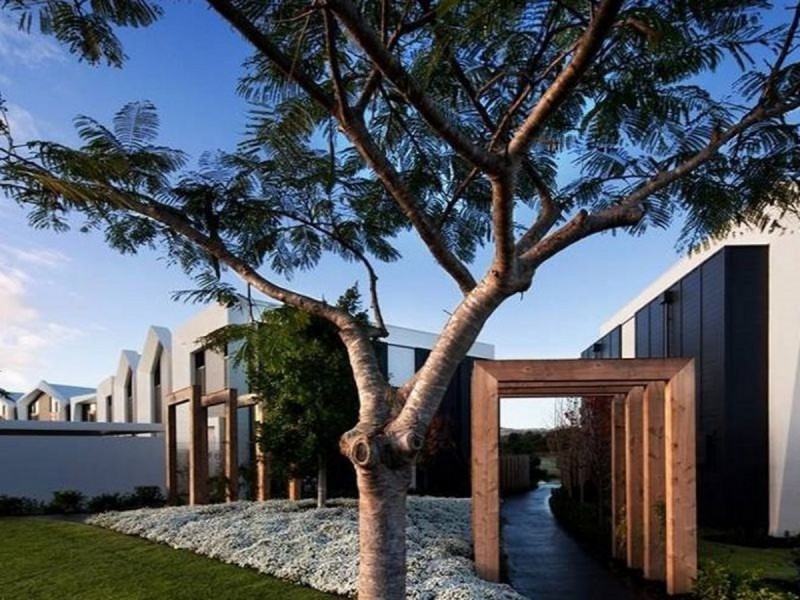 15 Peninsula Drive, Robina QLD 4226