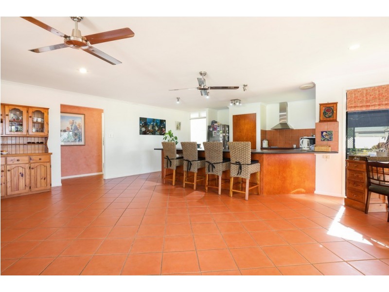 8 Leeds Close, Arundel QLD 4214