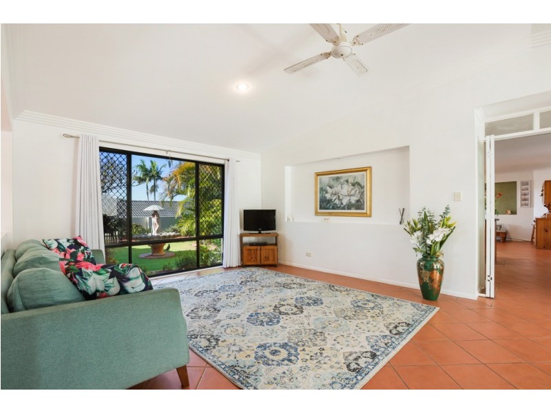 8 Leeds Close, Arundel QLD 4214