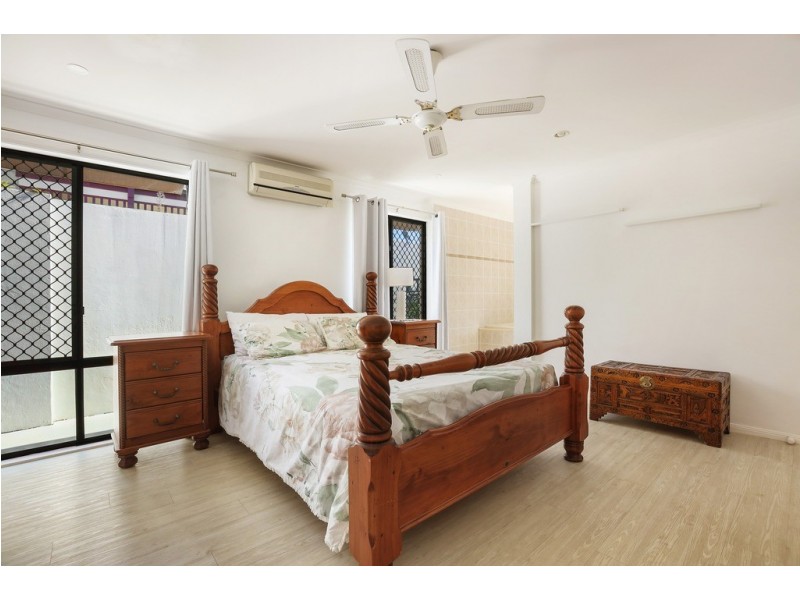 8 Leeds Close, Arundel QLD 4214