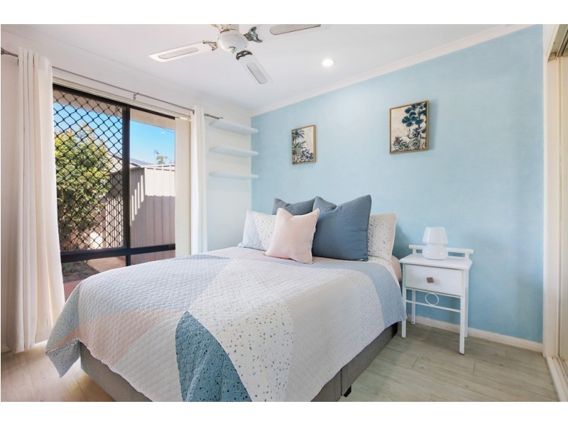 8 Leeds Close, Arundel QLD 4214