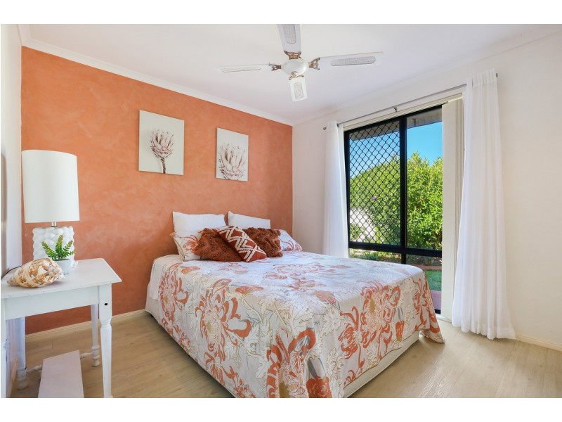 8 Leeds Close, Arundel QLD 4214