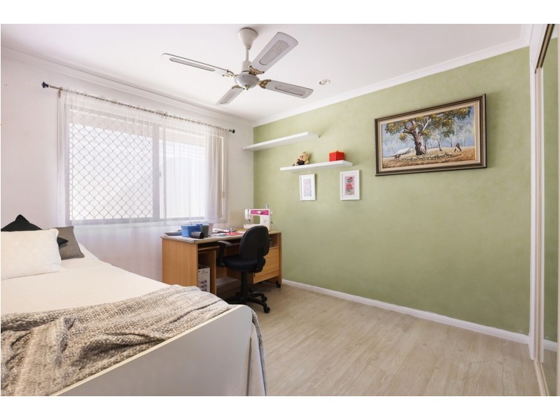 8 Leeds Close, Arundel QLD 4214