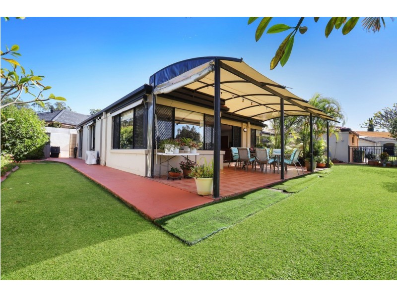 8 Leeds Close, Arundel QLD 4214