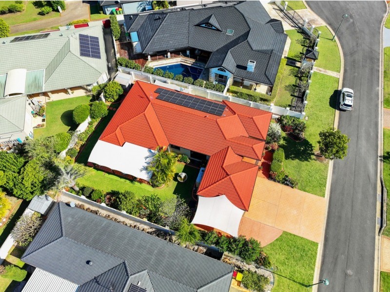 8 Leeds Close, Arundel QLD 4214