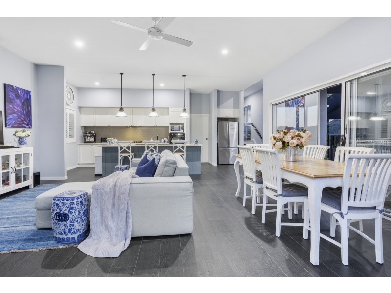 22 Bluebird Lane, Reedy Creek QLD 4227