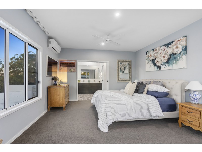 22 Bluebird Lane, Reedy Creek QLD 4227