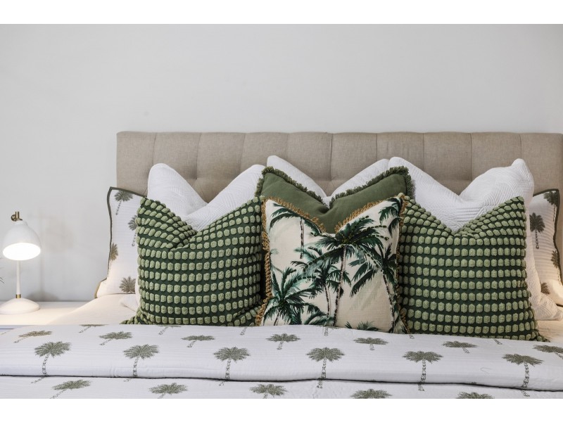 62 Collins Crescent, Benowa QLD 4217