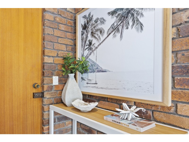 62 Collins Crescent, Benowa QLD 4217