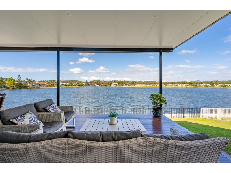 38 Auk Avenue, Burleigh Waters QLD 4220