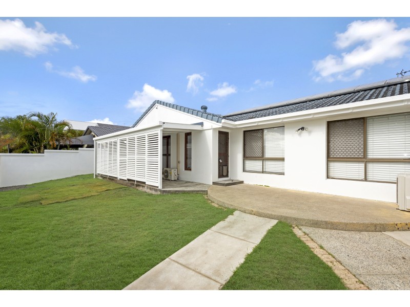 1 Pilot Court, Mermaid Waters QLD 4218