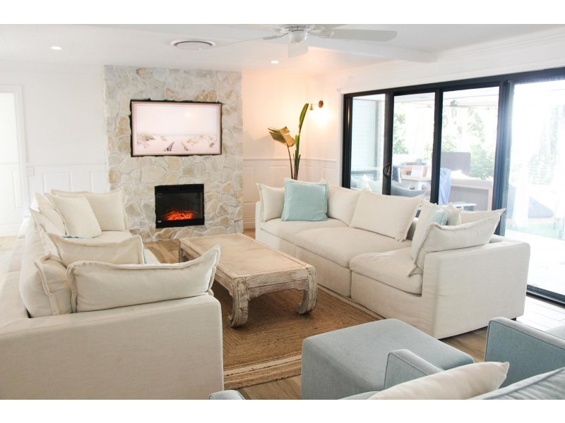 82 Tierney Drive, Currumbin Waters QLD 4223