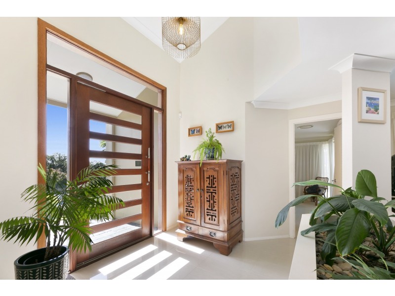 105 Glen Eagles Drive, Robina QLD 4226