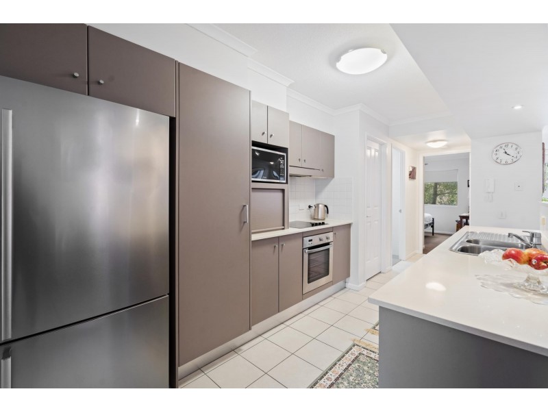 4/1 Riverwalk Avenue, Robina QLD 4226