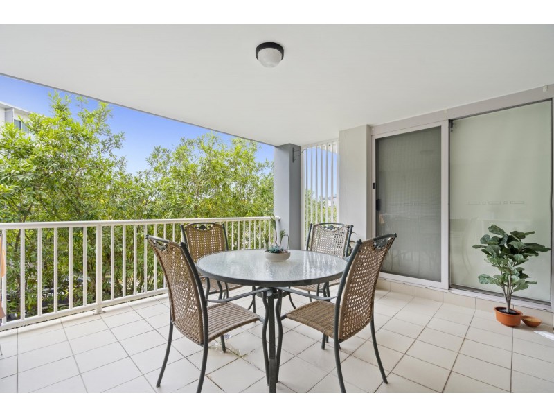 4/1 Riverwalk Avenue, Robina QLD 4226