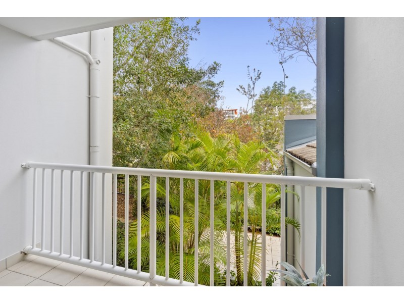 4/1 Riverwalk Avenue, Robina QLD 4226