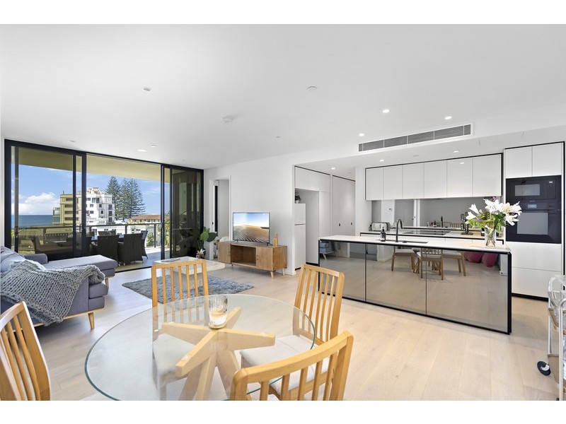 2402/1328 Gold Coast Highway, Palm Beach QLD 4221