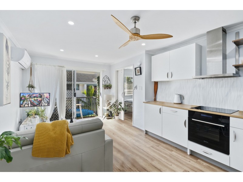 17/4 Adori Street, Surfers Paradise QLD 4217