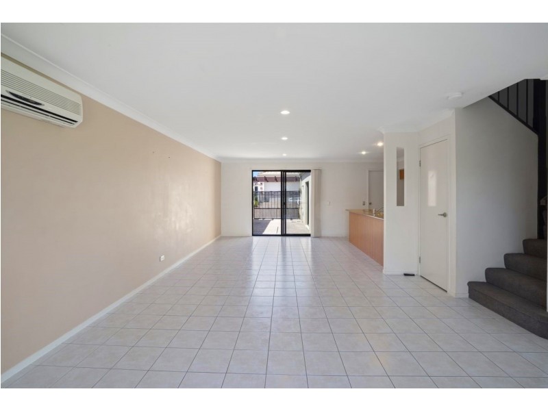 88/302 Christine Avenue, Varsity Lakes QLD 4227