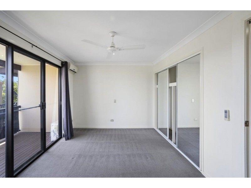 88/302 Christine Avenue, Varsity Lakes QLD 4227