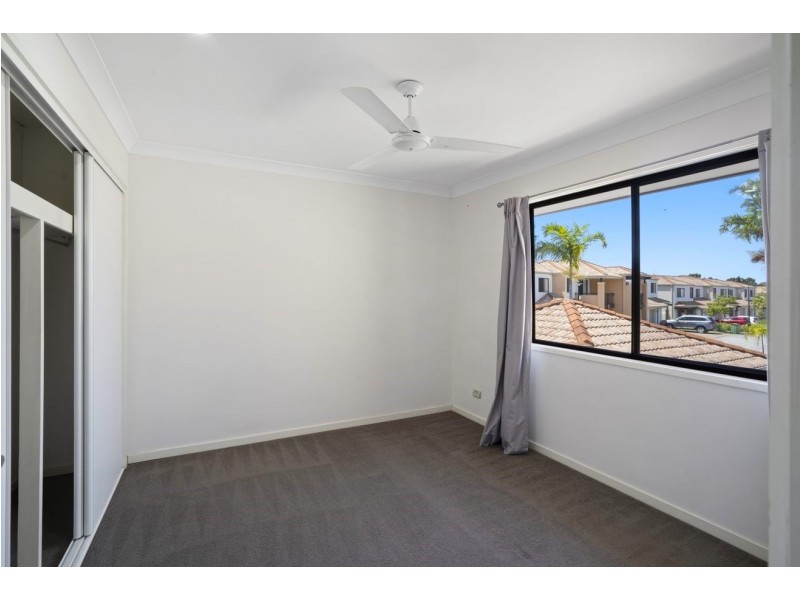 88/302 Christine Avenue, Varsity Lakes QLD 4227