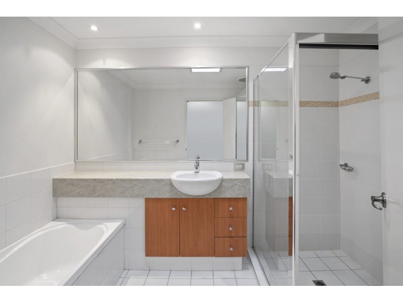 88/302 Christine Avenue, Varsity Lakes QLD 4227