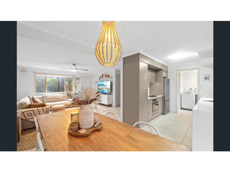 8/18 Bottlewood Court, Burleigh Waters QLD 4220