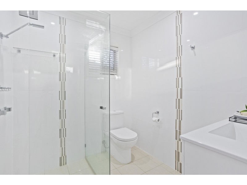 15 Alma Street, Broadbeach Waters QLD 4218