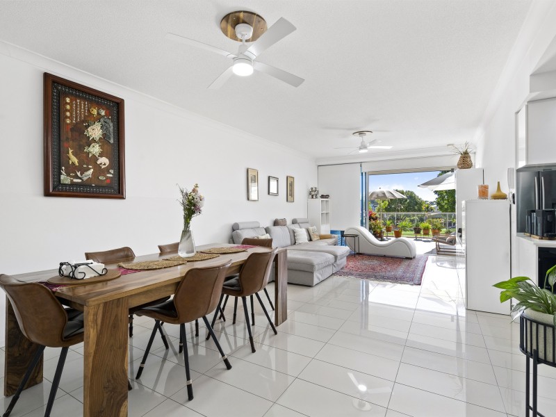 102/11 Compass Drive, Biggera Waters QLD 4216