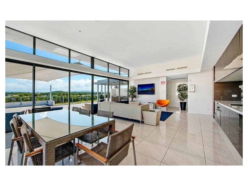 102/11 Compass Drive, Biggera Waters QLD 4216