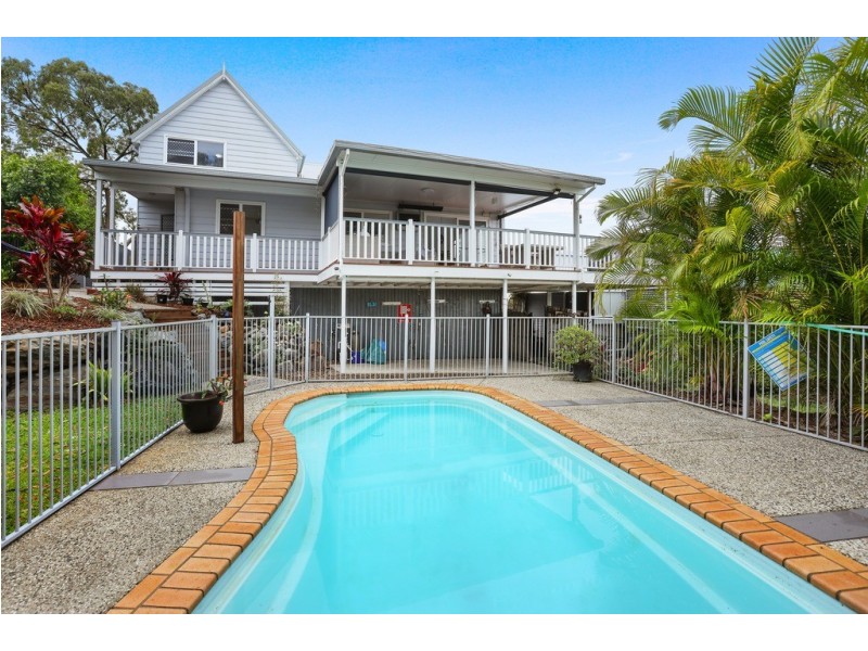 4 Malao Rise, Pacific Pines QLD 4211