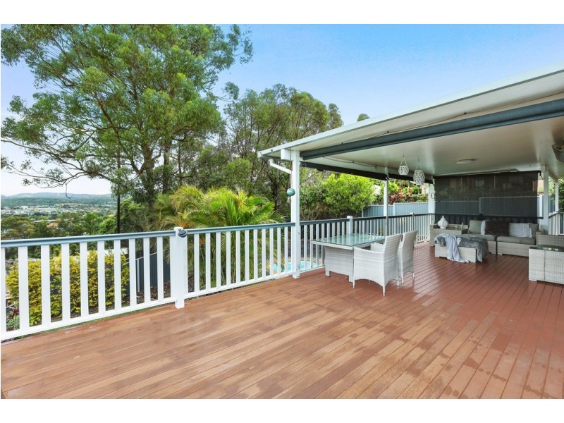4 Malao Rise, Pacific Pines QLD 4211