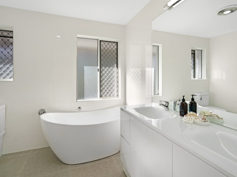 94 Thorngate Drive, Robina QLD 4226