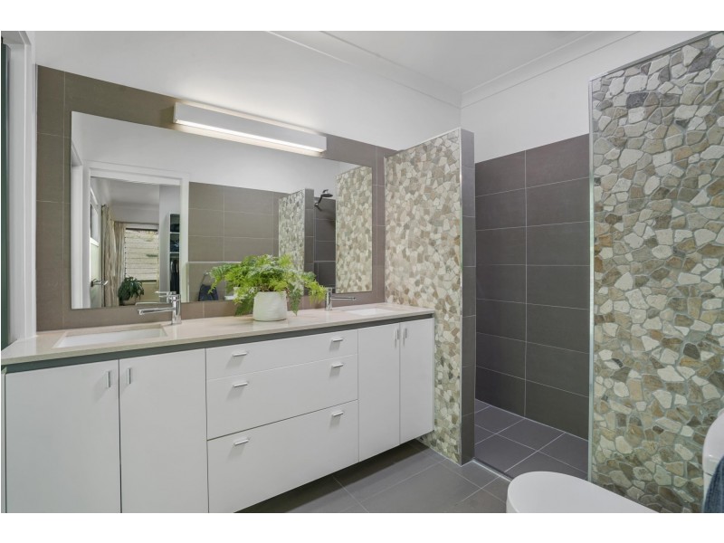 8 Five Springs Lane, Currumbin Valley QLD 4223