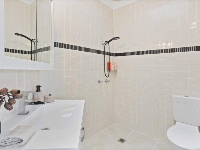 1 Warra Court, Mudgeeraba QLD 4213