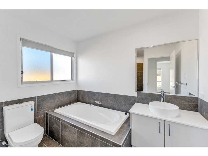 8 Dahlia Street, Russell Island QLD 4184