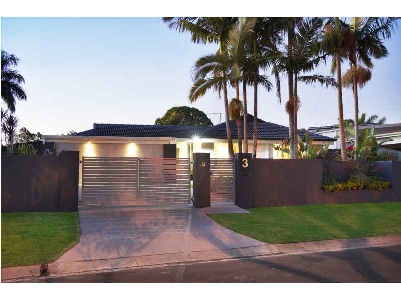 3 Goolagong Court, Broadbeach Waters QLD 4218