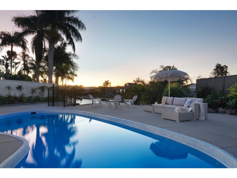 3 Goolagong Court, Broadbeach Waters QLD 4218