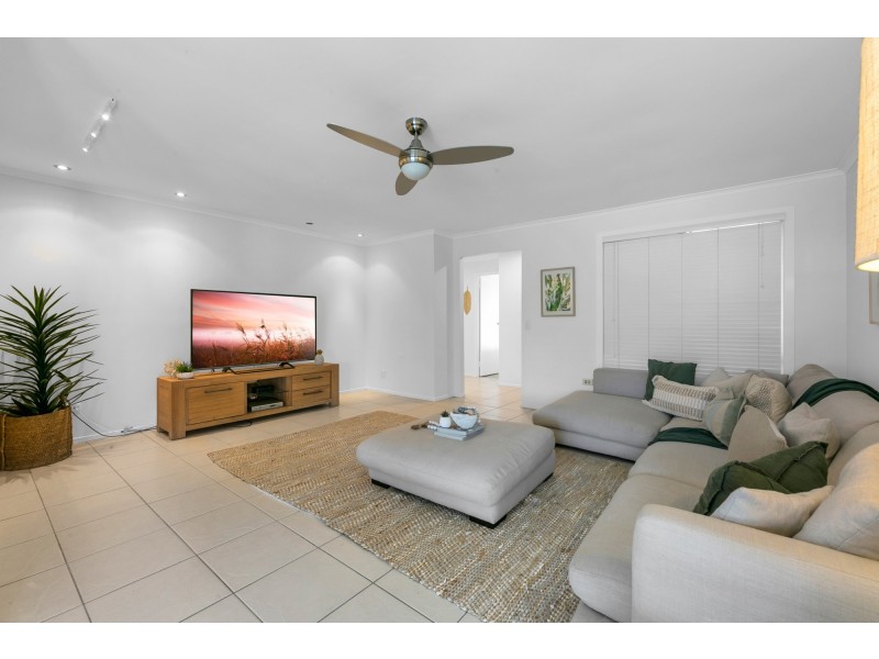 3 Goolagong Court, Broadbeach Waters QLD 4218