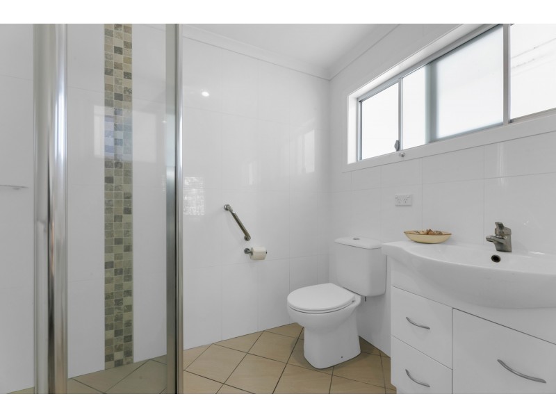 3 Goolagong Court, Broadbeach Waters QLD 4218
