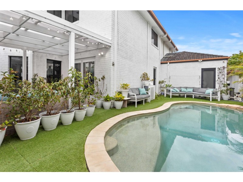 9 Meridien Avenue, Varsity Lakes QLD 4227
