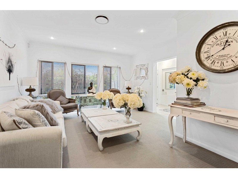 9 Meridien Avenue, Varsity Lakes QLD 4227