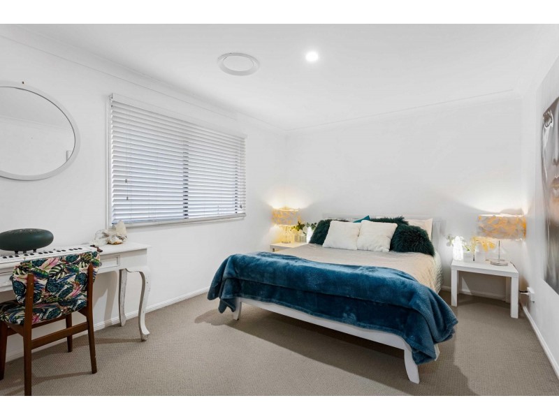 9 Meridien Avenue, Varsity Lakes QLD 4227