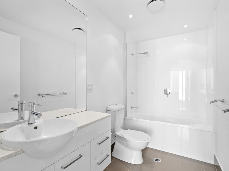 106/41 Harbour Town Drive, Biggera Waters QLD 4216