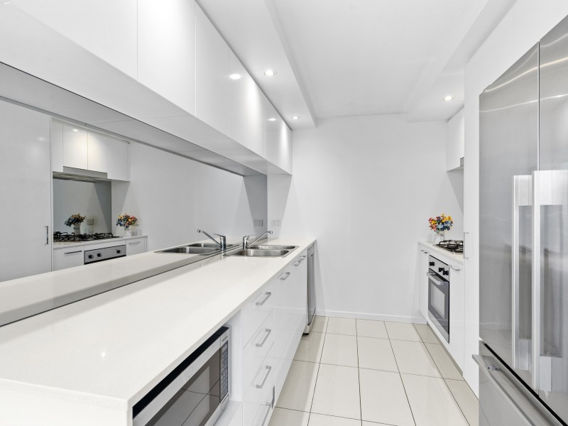 106/41 Harbour Town Drive, Biggera Waters QLD 4216