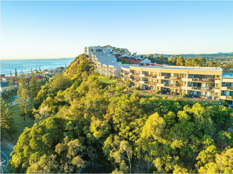 B13/1 Great Hall Drive, Miami QLD 4220