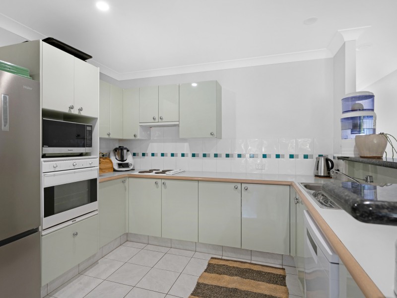 B13/1 Great Hall Drive, Miami QLD 4220